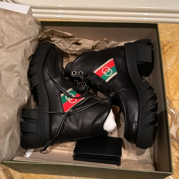 Gucci interlocking G panel ankle boots - Picture 5 of 5